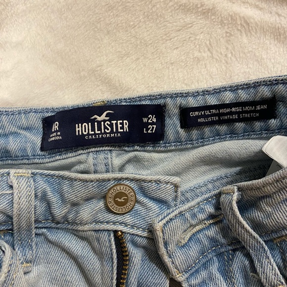 Hollister ripped jeans - Picture 2 of 2